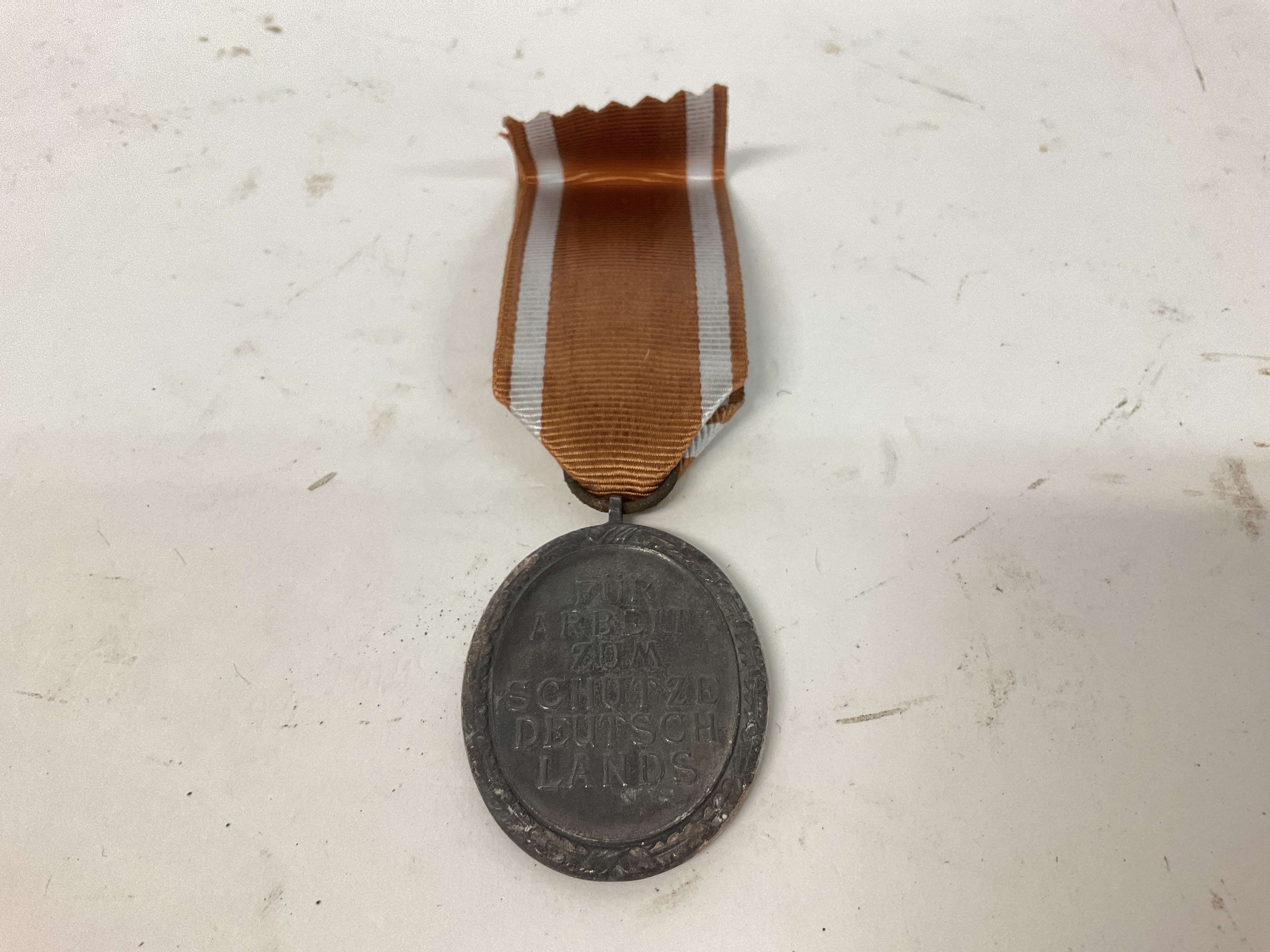 WW2 German West Wall Medal. Awarded to those who h - Bild 2 aus 2