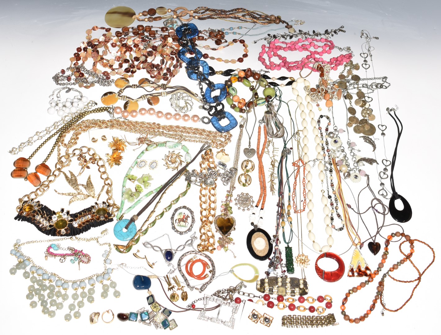 A collection of named costume jewellery including Avon, Napier, Sarah Coventry, Monet, Hollywood, - Image 2 of 19