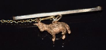 A 9ct gold brooch in the form of a donkey, 4.4g