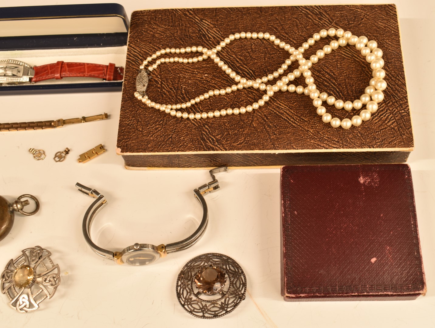 A collection of jewellery including Robert Alliston brooch, Scottish silver brooch, rolled gold etc - Image 3 of 4