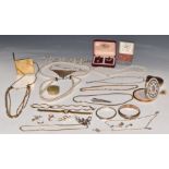 A collection of jewellery including 9ct gold ring, Stratton compacts, two silver bangles, 9ct gold