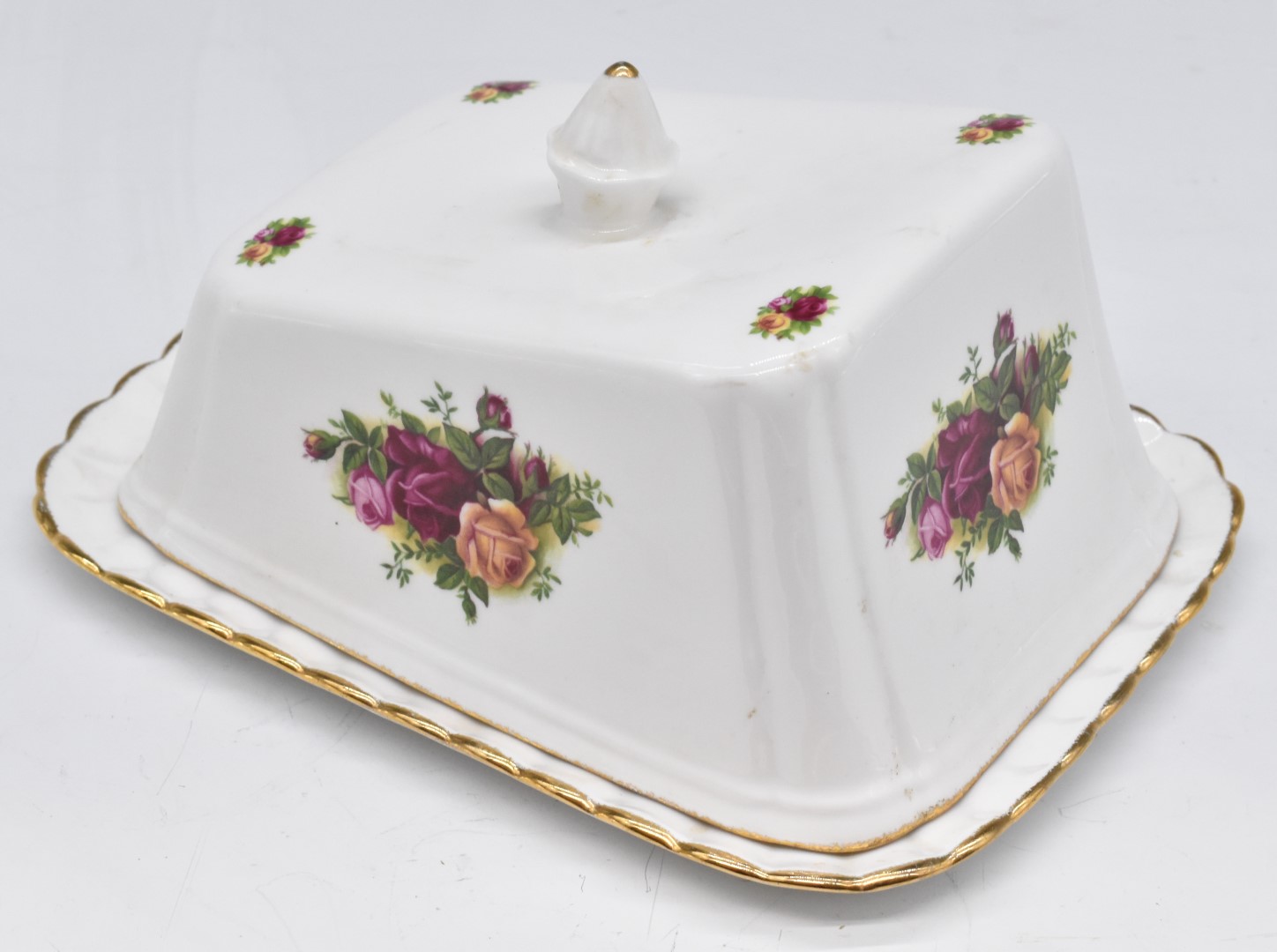 Approximately eighty eight pieces of Royal Albert Old Country Roses ceramics including cake stand, - Image 3 of 4