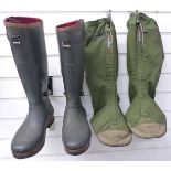 Pair of Toggi gents size 43 wellington boots and a pair of Berghaus Yeti gaiters, both size 9