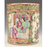 19thC Chinese famille rose covered pot decorated with court scenes and birds, height 12cm