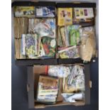 A large collection of cigarette and collector's cards including Brooke Bond and Wills, loose, in