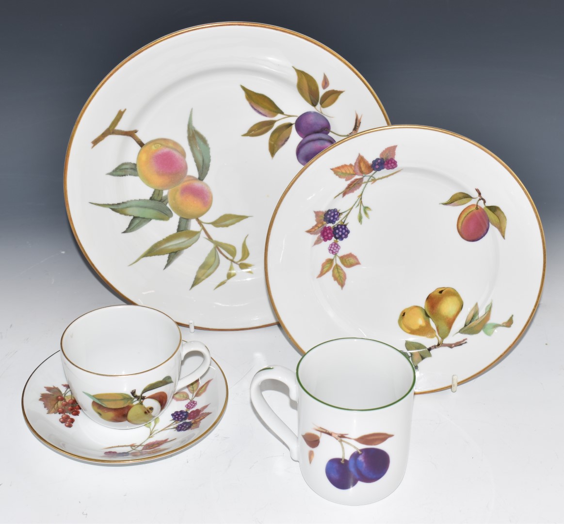 Approximately sixty four pieces of Royal Worcester Evesham and Evesham Gold dinner and teaware - Image 3 of 3