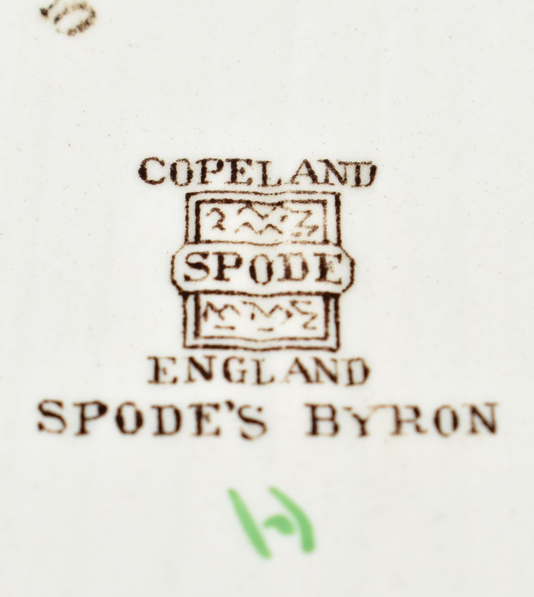 Approximately ninety two pieces of Copeland Spode 'Spode's Byron' dinner and teaware - Image 4 of 4