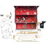 A collection of jewellery including 9ct gold earrings, 9ct gold brooch (2g), silver including