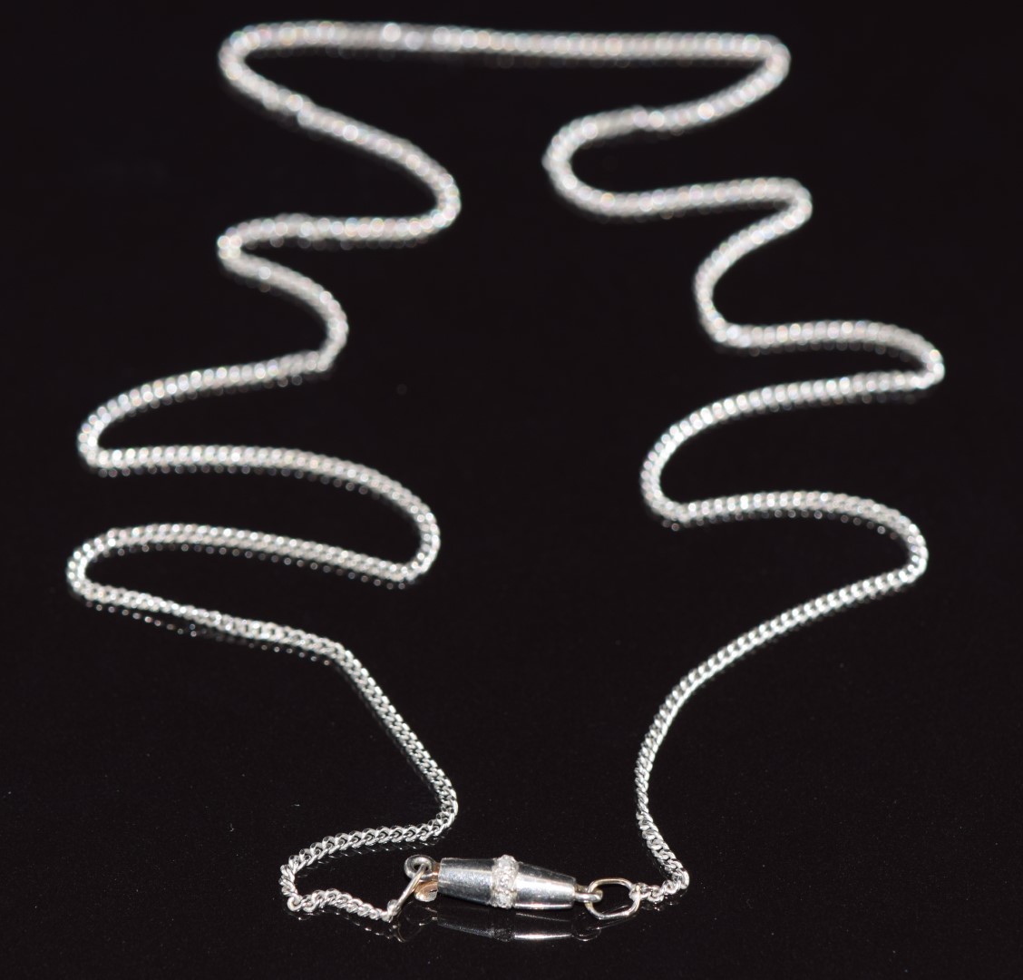 A platinum / 18ct white gold chain, the barrel clasp set with rose cut diamonds, 44cm long, 3.1g
