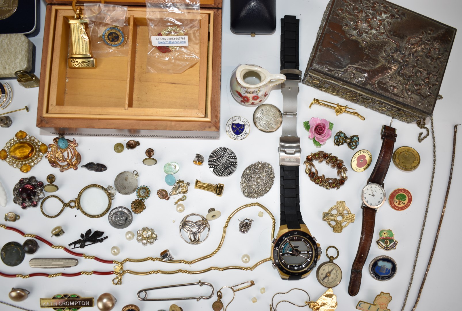 A collection of costume jewellery including vintage brooches, silver St Christopher, vintage watch - Image 5 of 11