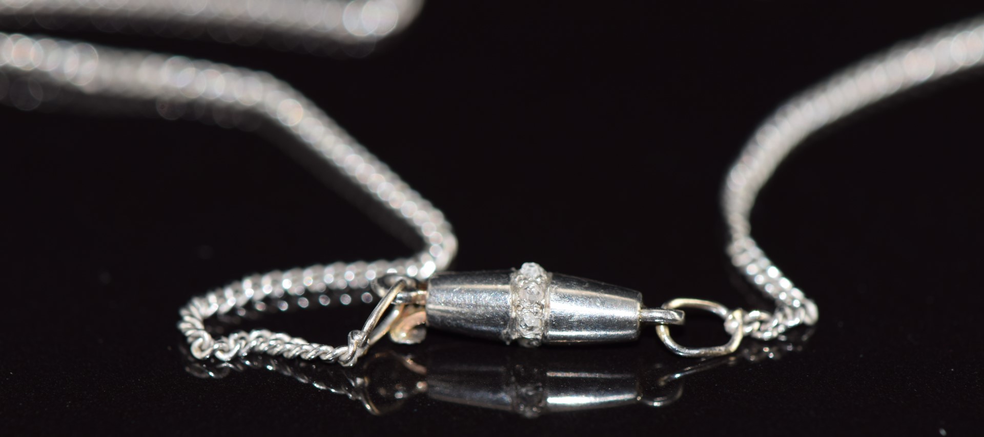 A platinum / 18ct white gold chain, the barrel clasp set with rose cut diamonds, 44cm long, 3.1g - Image 2 of 2