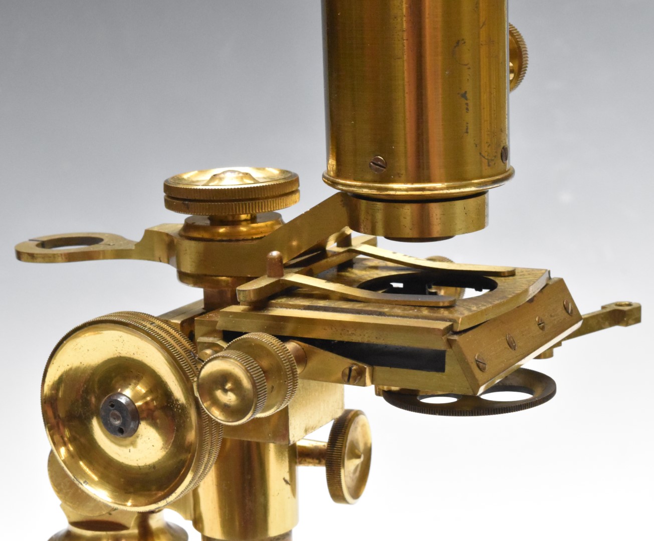 John Davis Derby 19thC brass microscope in mahogany case with two cases of slides and accessories - Bild 9 aus 14