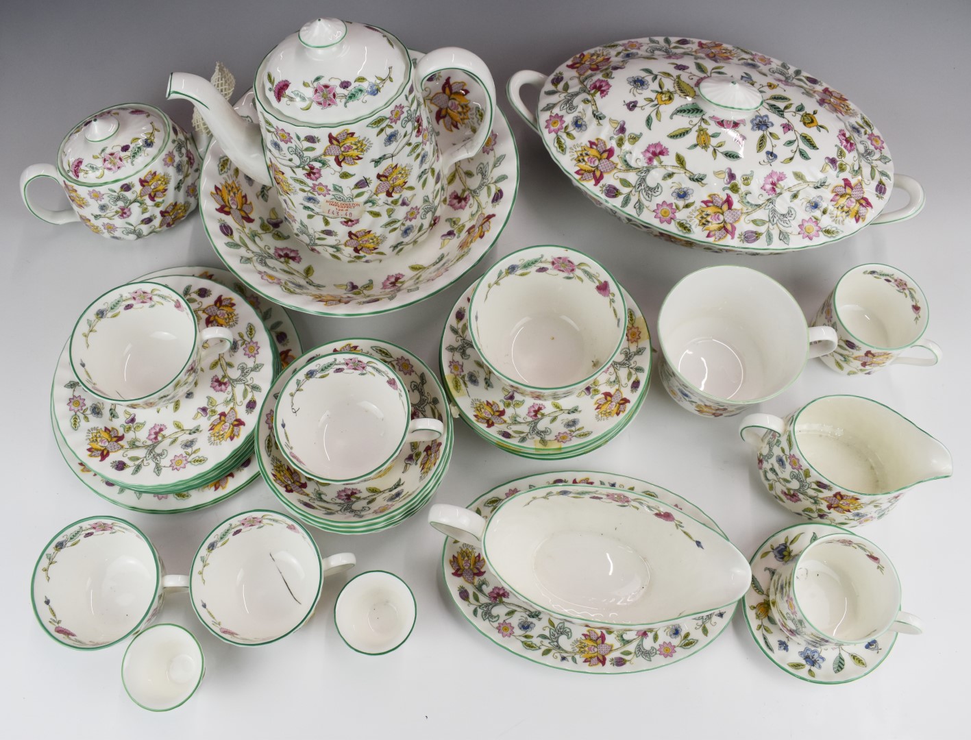 Approximately thirty seven pieces of Minton Haddon Hall and Osborne tea, dinner and coffee ware - Bild 2 aus 3
