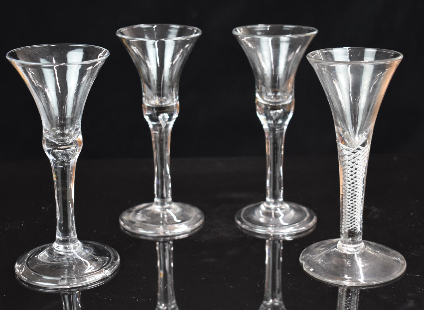 Thirteen various clear glass drinking glasses including air twist and control bubble stems, engraved - Bild 3 aus 4