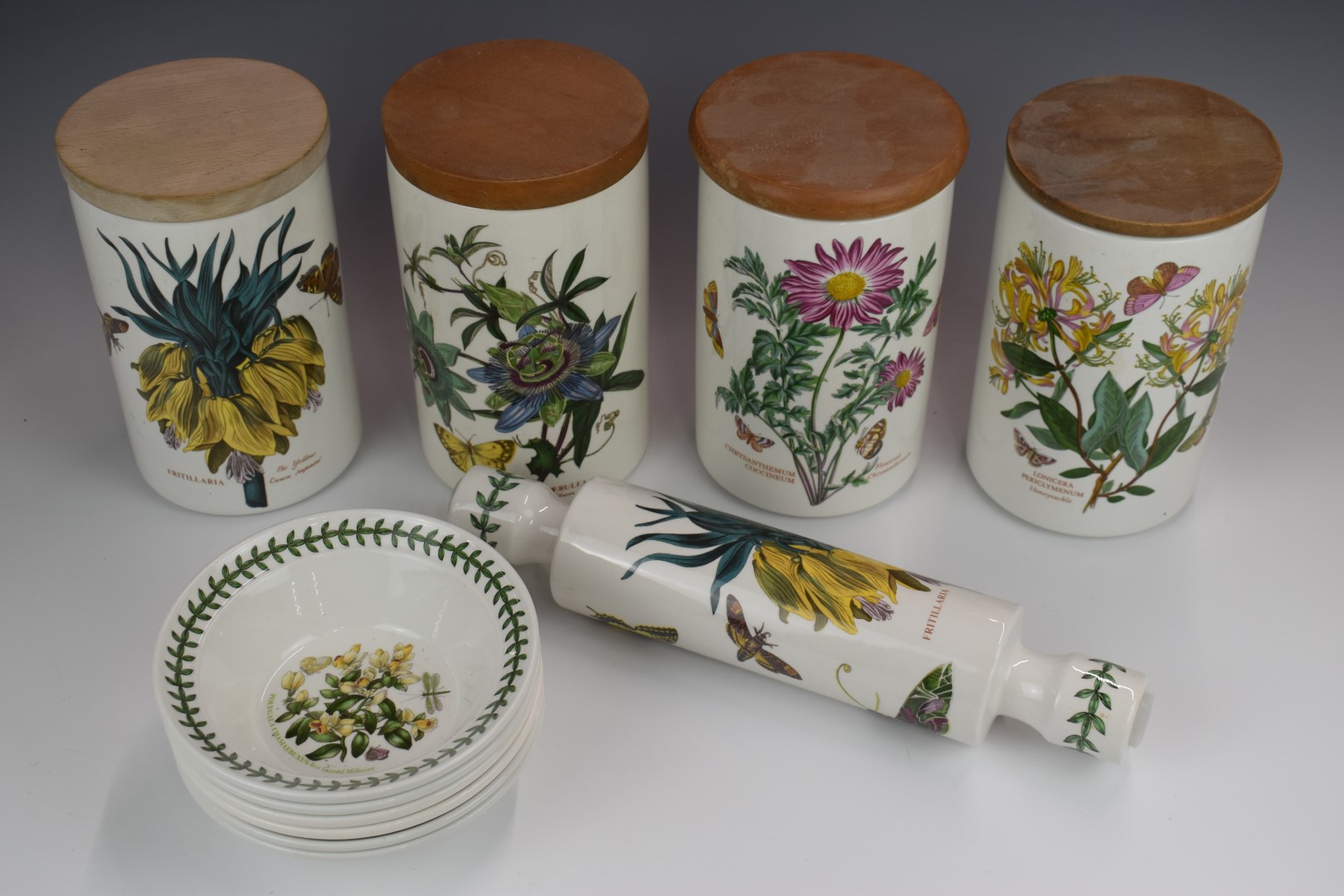 Collection of Portmeirion Botanic Garden dinner and ornamental ware, including ten storage jars, - Bild 5 aus 7