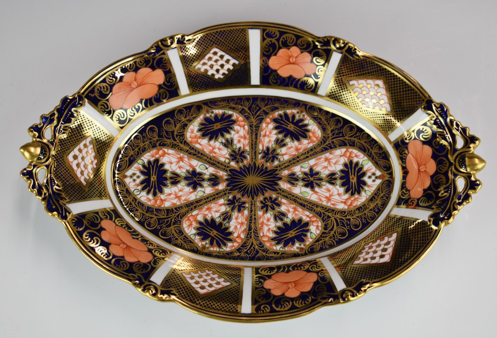 Royal Crown Derby Imari twin handled footed oval dish decorated in the 1128 pattern, 30 x 21cm - Bild 2 aus 4