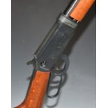 Walther Winchester style lever-action .177 Co2 air rifle with five 8 shot rotary magazines,