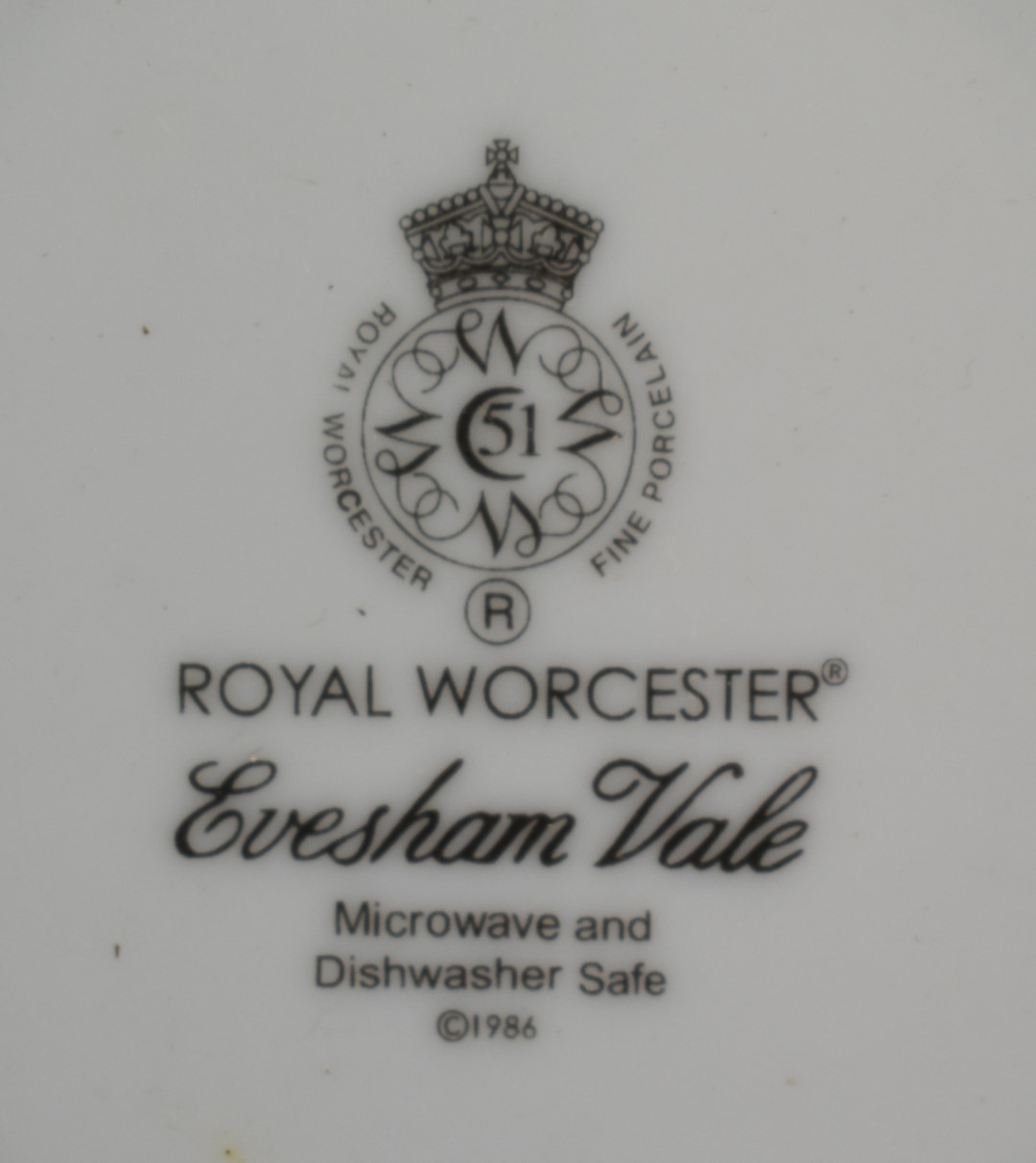 Twenty pieces of Royal Worcester Evesham Vale dinnerware, still packed in original box and unused - Bild 3 aus 3