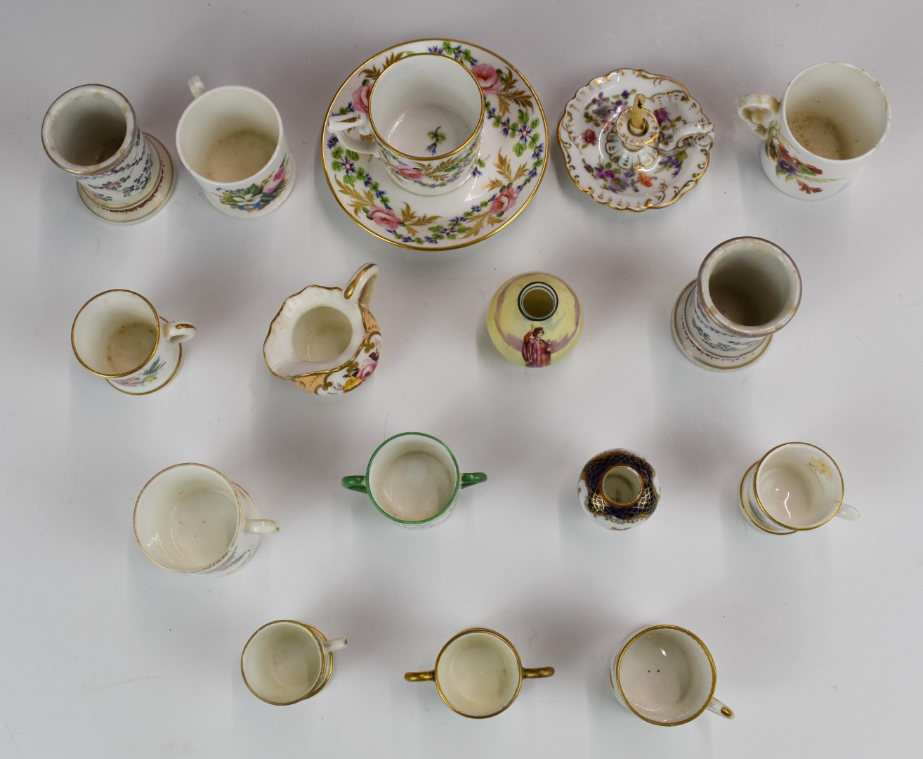 Collection of miniature porcelain including Royal Worcester, Royal Doulton, Crown Derby, Dresden - Bild 2 aus 3