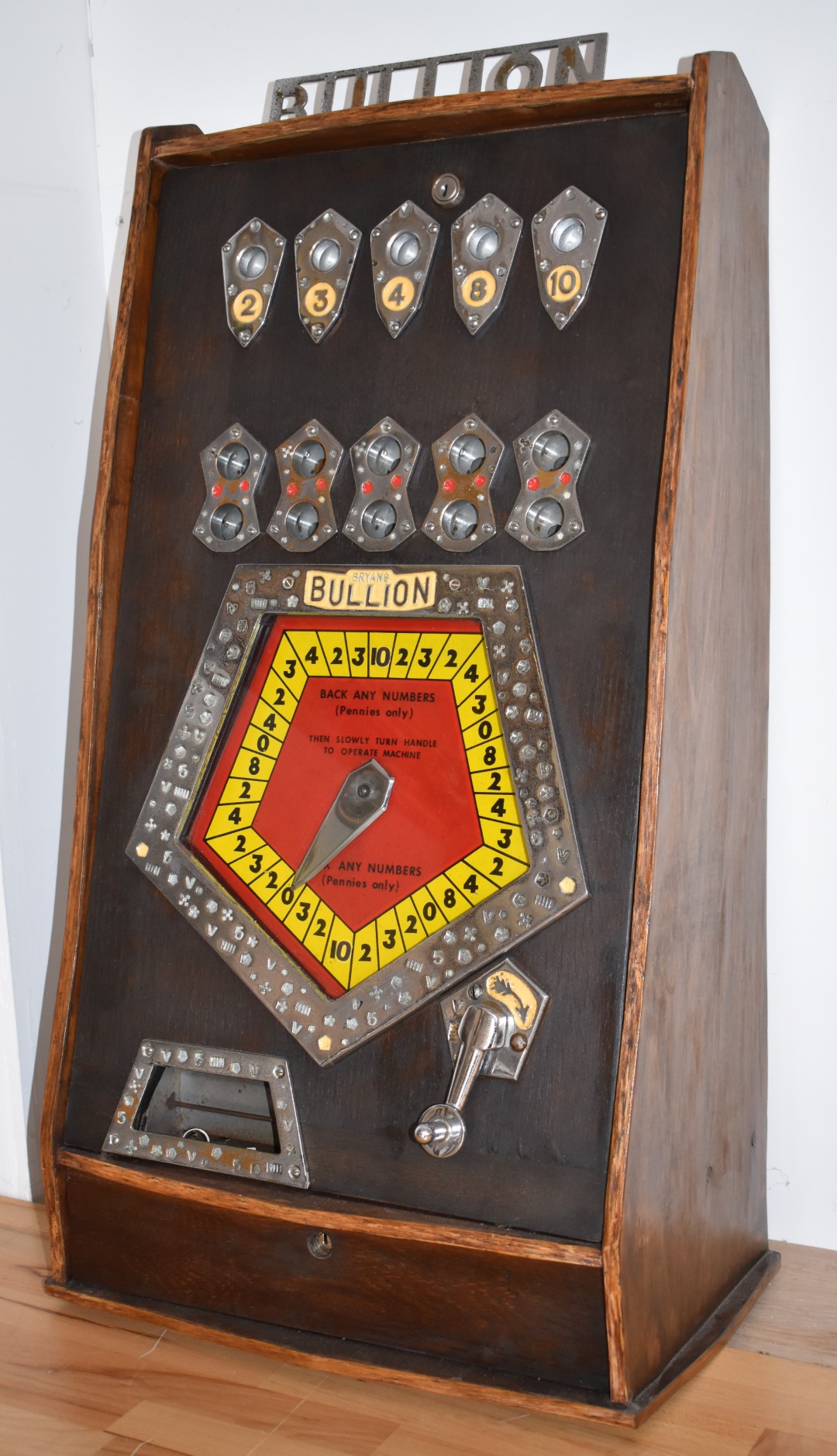 Bryans Bullion penny slot arcade machine with wooden case and chrome fittings, 81x42cm. - Bild 2 aus 6