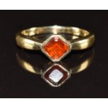 A 9ct gold ring set with quartz, 2.3g, size N