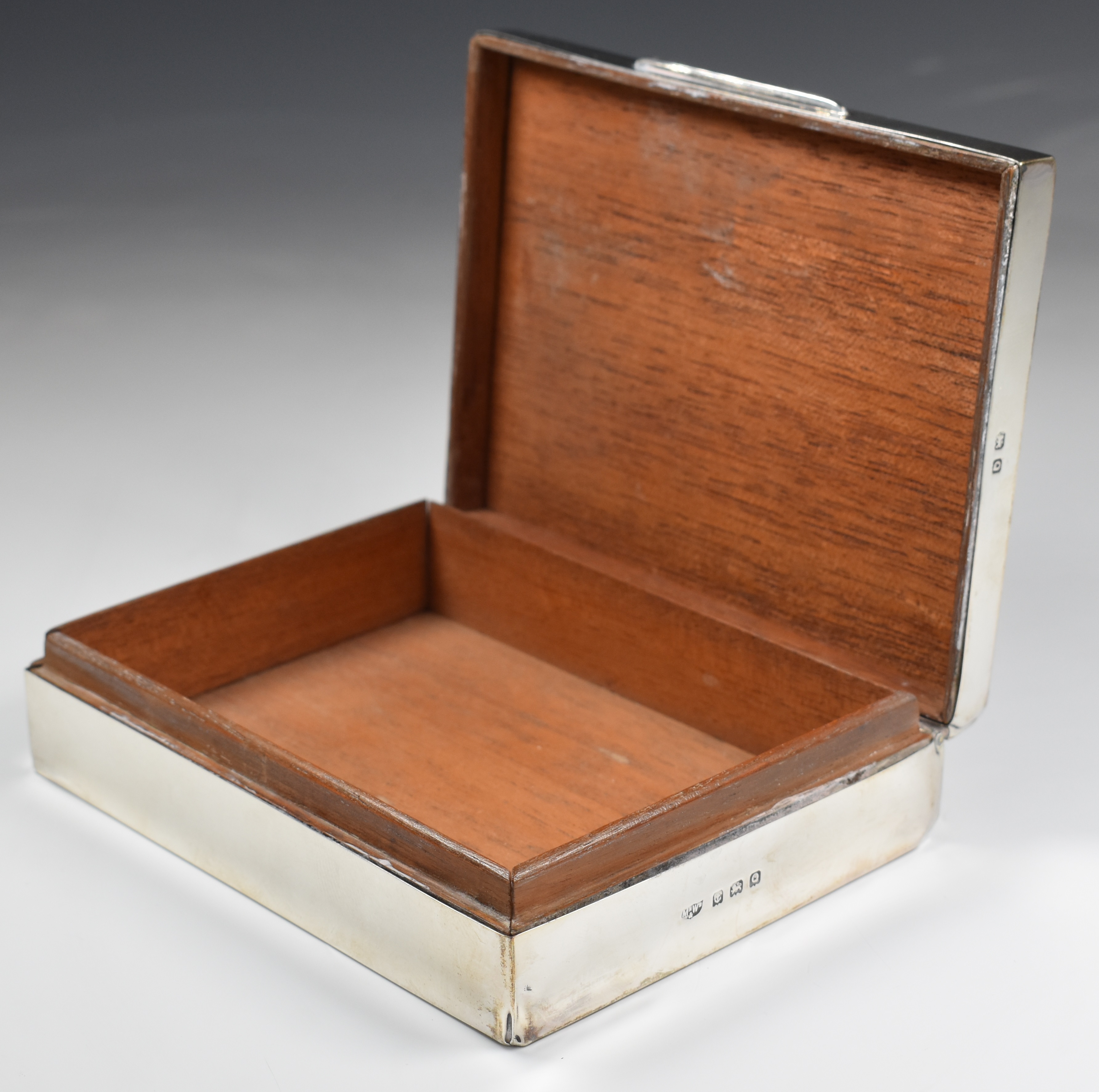 George VI Mappin & Webb hallmarked silver cigarette box with engine turned lid, Birmingham 1940, - Image 2 of 4