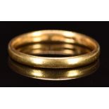 A 22ct gold wedding band / ring, maker Parsons, 2g