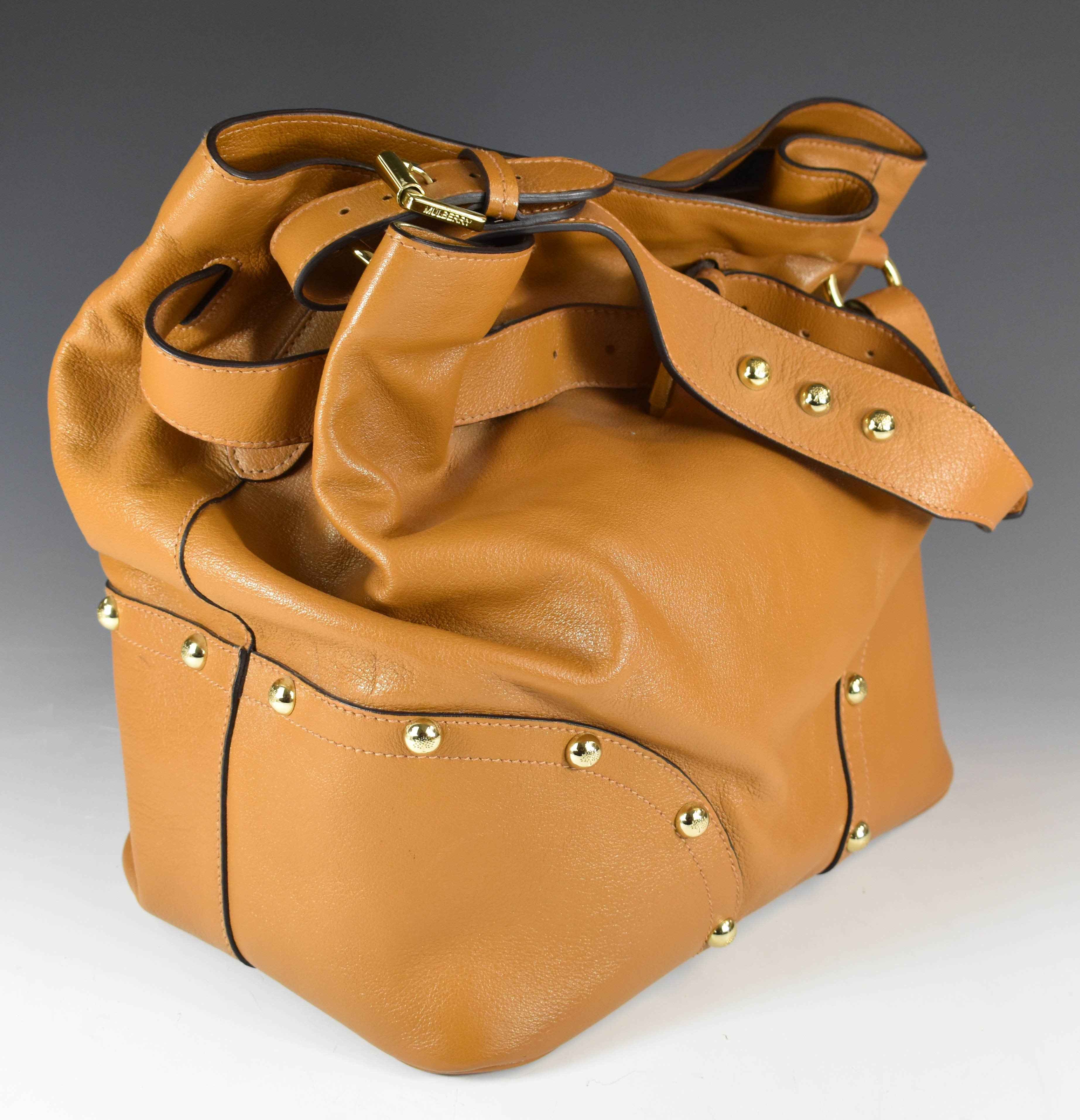 Mulberry Lizzie large handbag in camel coloured buffalo leather with gilt metal hardware, with - Image 3 of 9