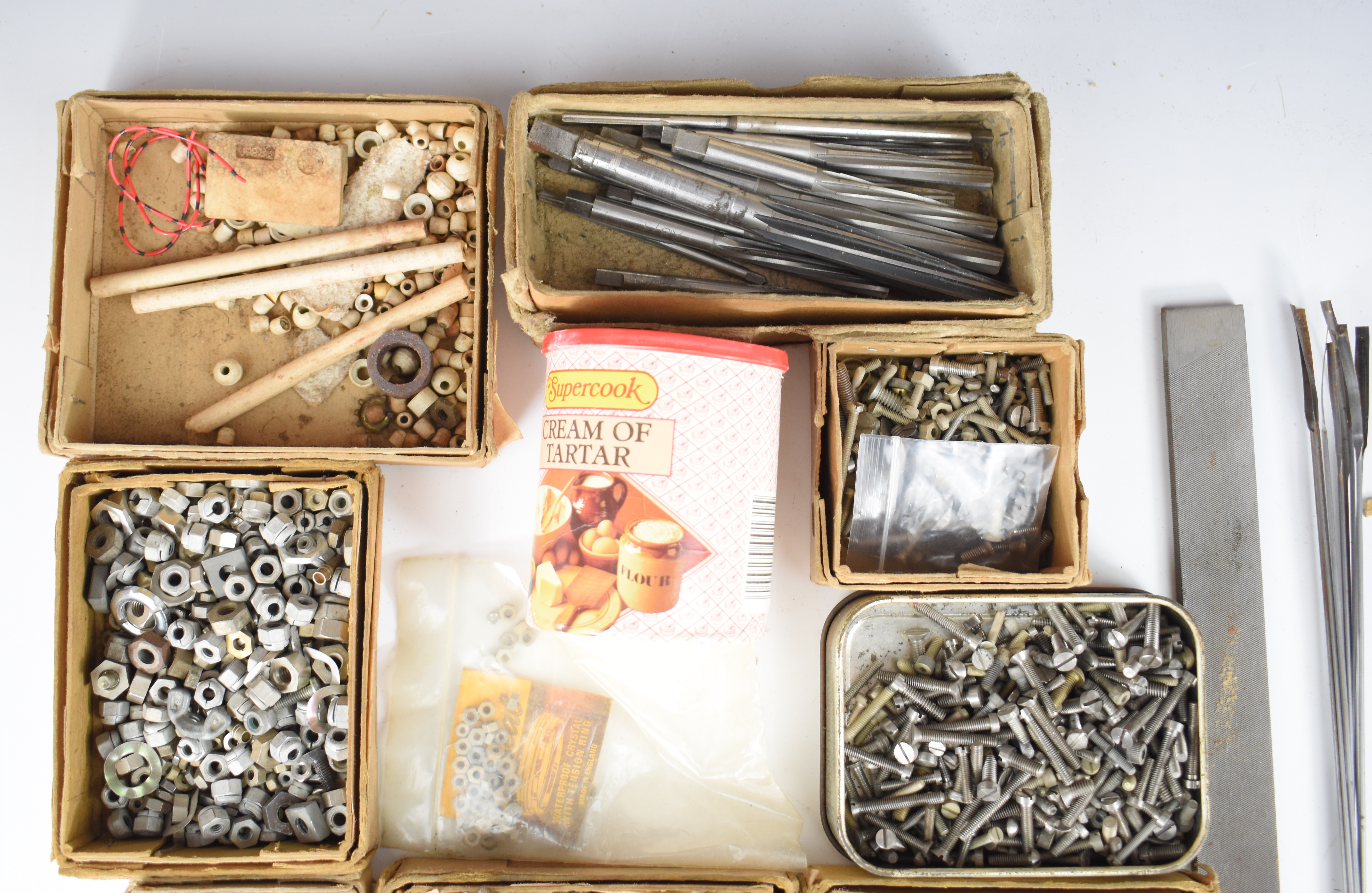 Collection of clock parts, keys, tools, needle files, engraver's wax, clamps etc, in three trays - Image 10 of 21