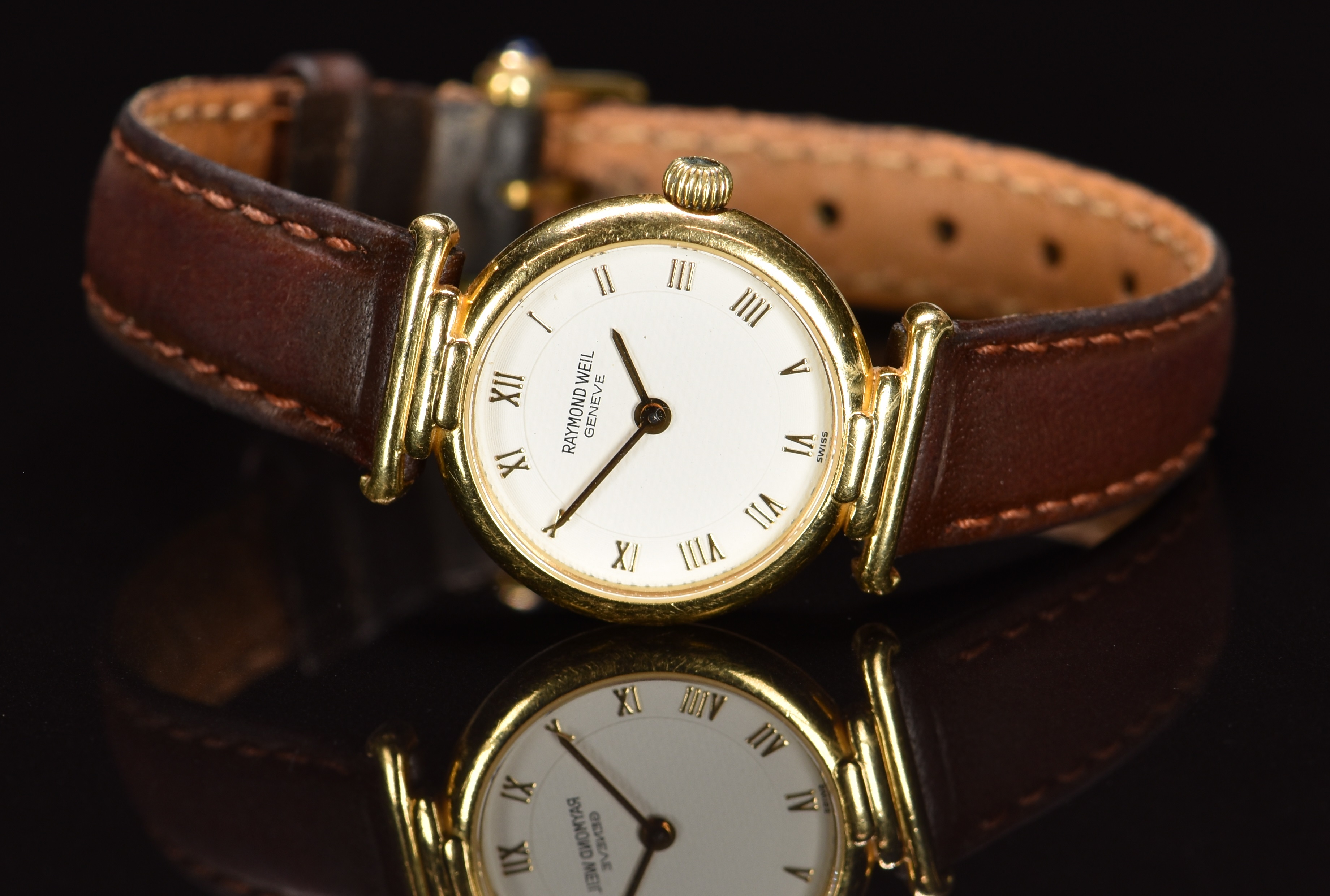 Raymond Weil 18ct gold ladies wristwatch ref.2988 with gold hands and Roman numerals, white dial and