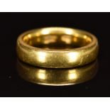 A 22ct gold ring / wedding band marked Tiffany & Co, 7.8g, size I