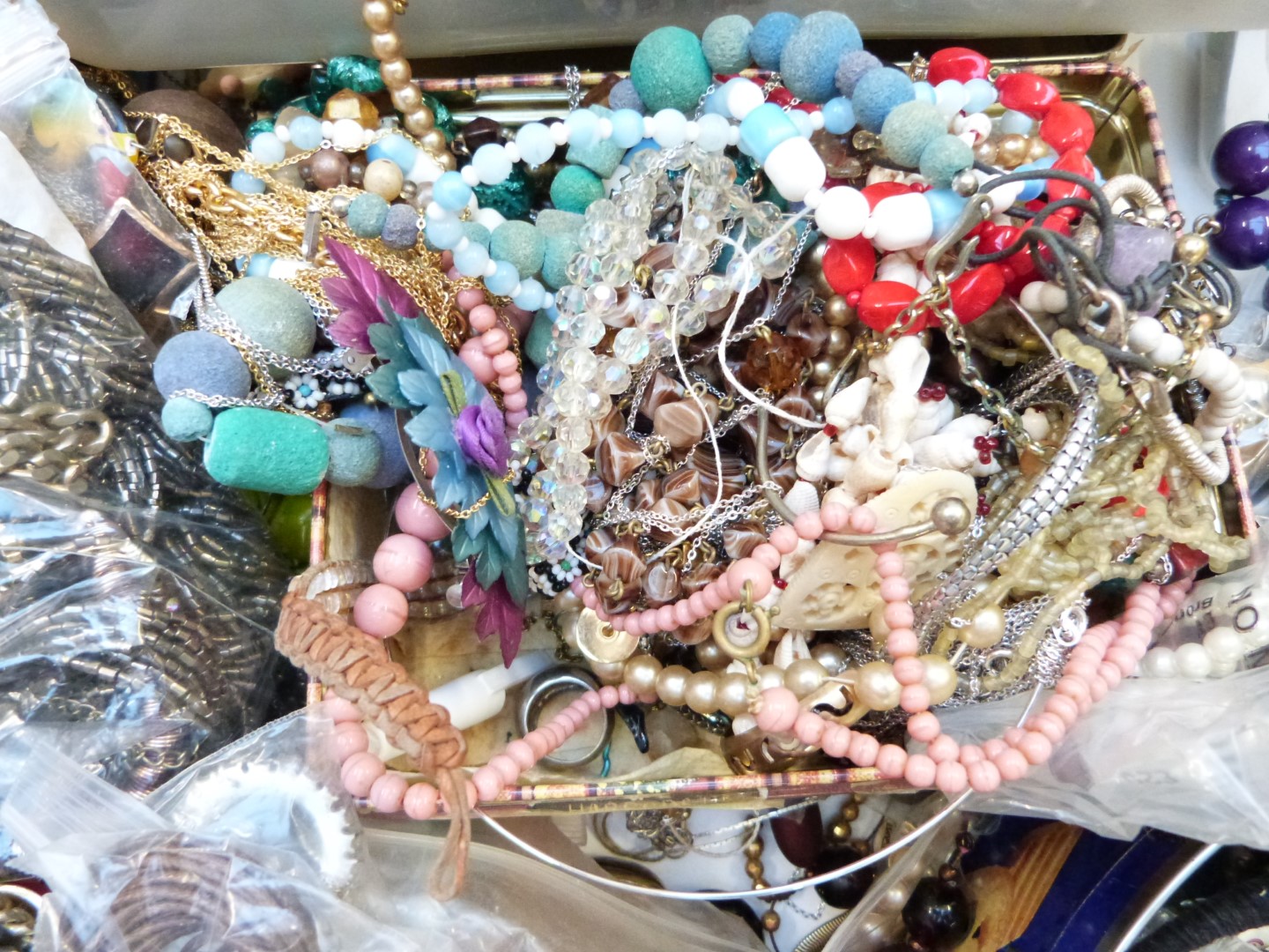 A collection of jewellery including a large collection of chains, brooches, vintage earrings, - Image 3 of 7