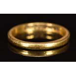 A 22ct gold wedding band / ring, 3.2g, size L