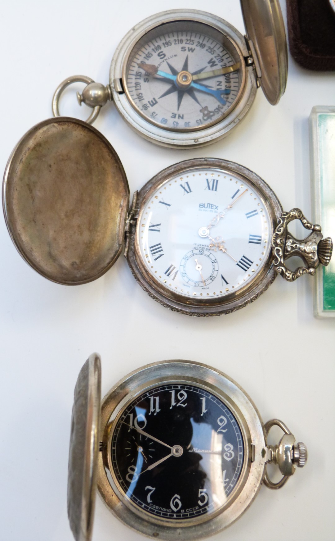 A collection of jewellery and coins including necklace, Art Deco paste earrings, pocket watches, - Image 9 of 10