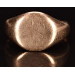 A 9ct rose gold signet ring, Chester 1916, 5.3g, size V