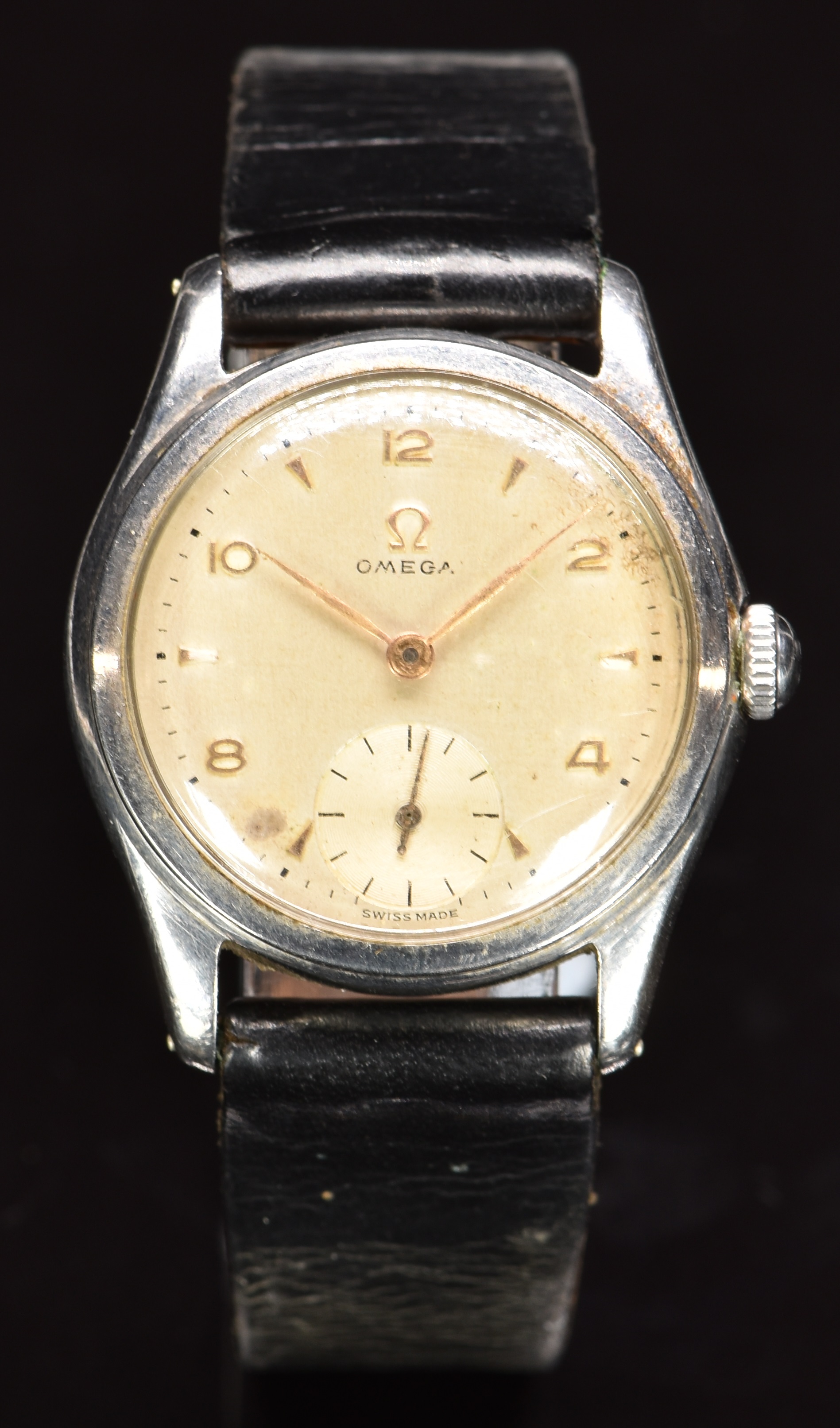 Omega gentleman's wristwatch ref. 2450 with inset subsidiary seconds dial, gold hands, hour