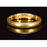 A 22ct gold wedding band / ring, Birmingham 1924, 3.5g, size M