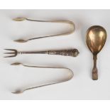 William IV hallmarked silver fiddle pattern caddy spoon, London 1830, maker William Johnson,