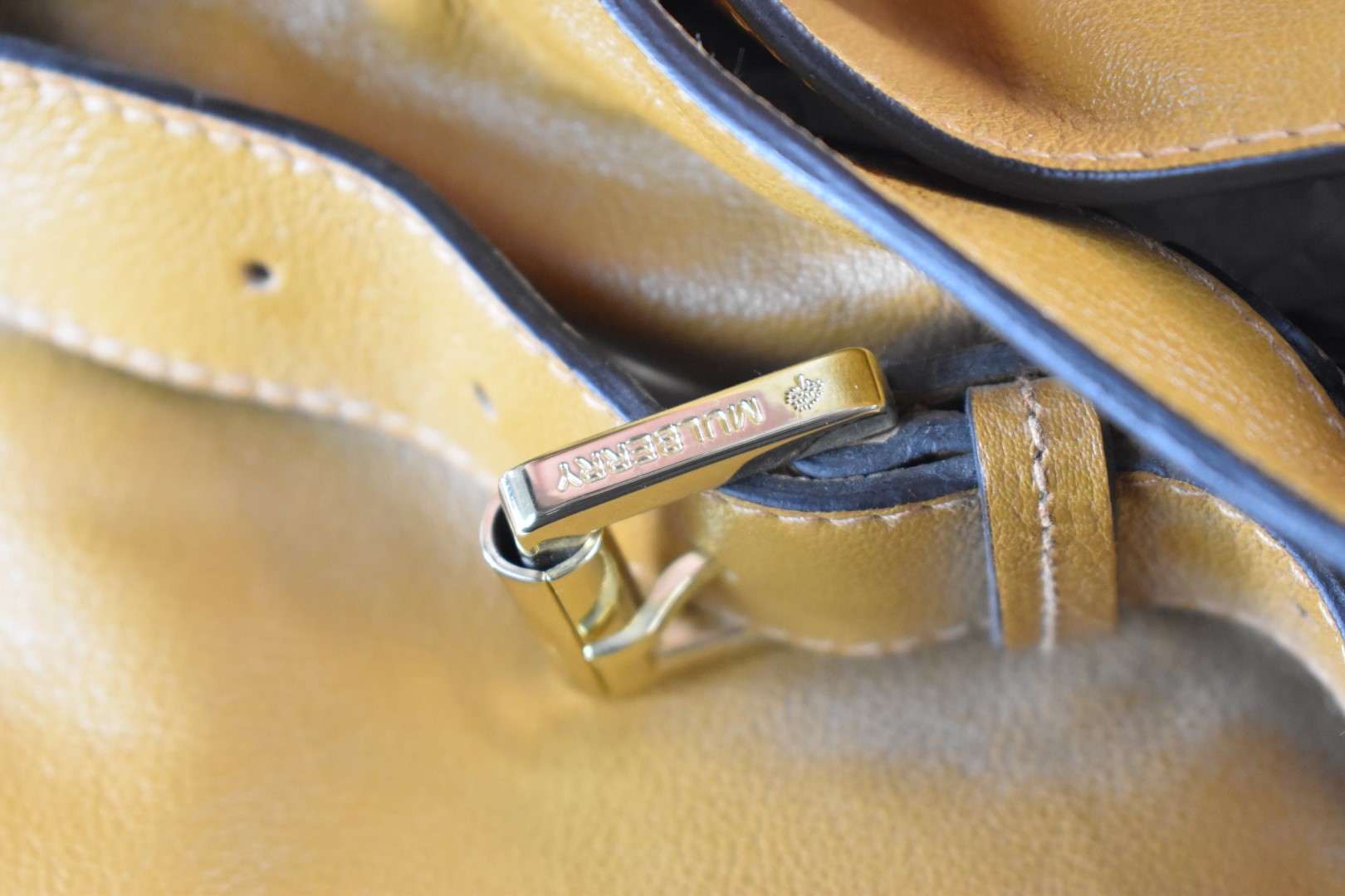 Mulberry Lizzie large handbag in camel coloured buffalo leather with gilt metal hardware, with - Image 6 of 9