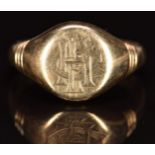 A 9ct gold signet ring, 6.4g, size O