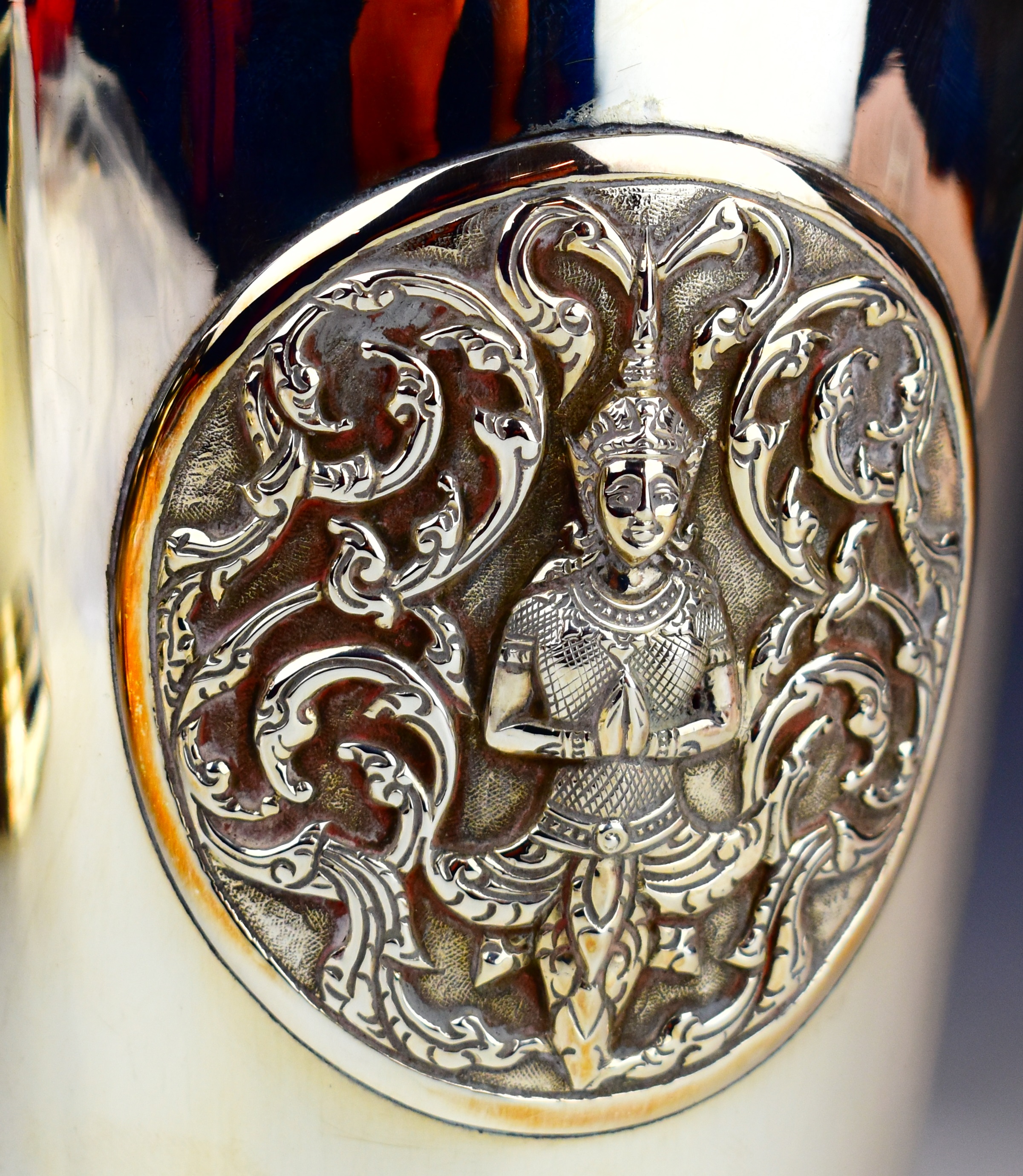 Thai silver cocktail shaker with embossed decoration of a deity to front and back, marked to base - Image 3 of 4