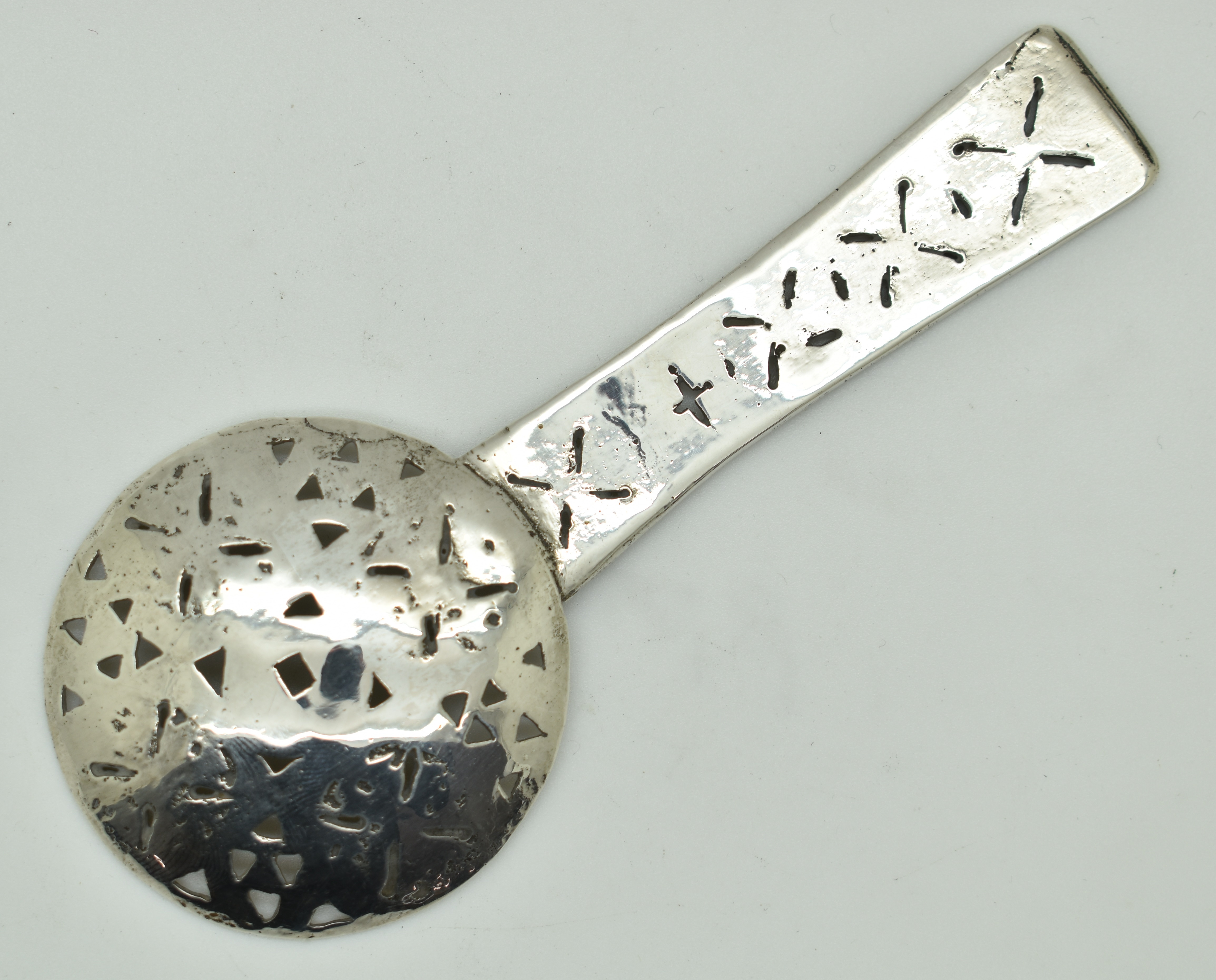 Amy Sandheim Arts & Crafts Celtic style hallmarked silver sifter spoon, London 1924, length 13cm, - Image 2 of 3