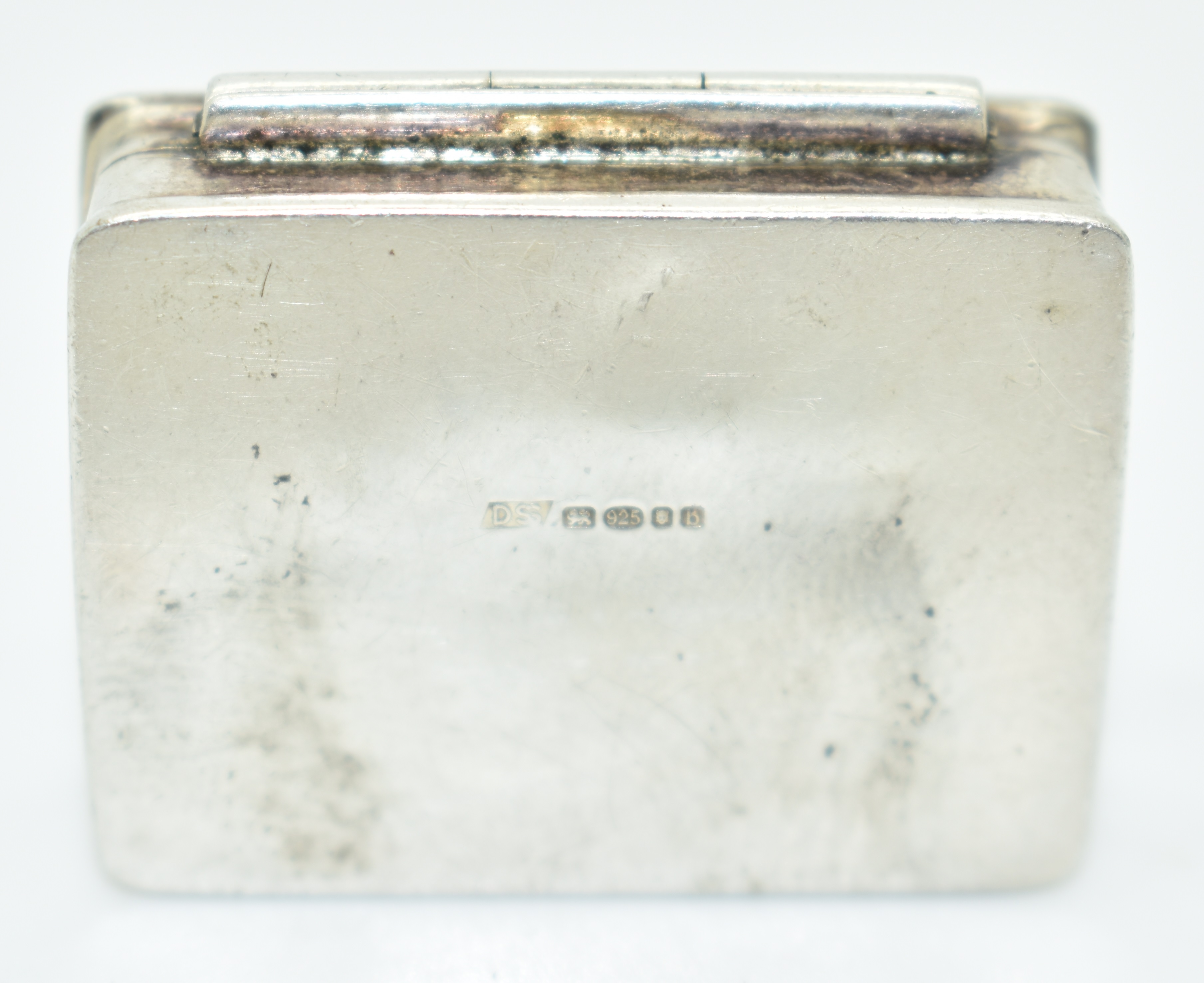 Hallmarked silver pill box with enamel decoration of a vintage motor car race to lid, London 2001, - Image 4 of 4