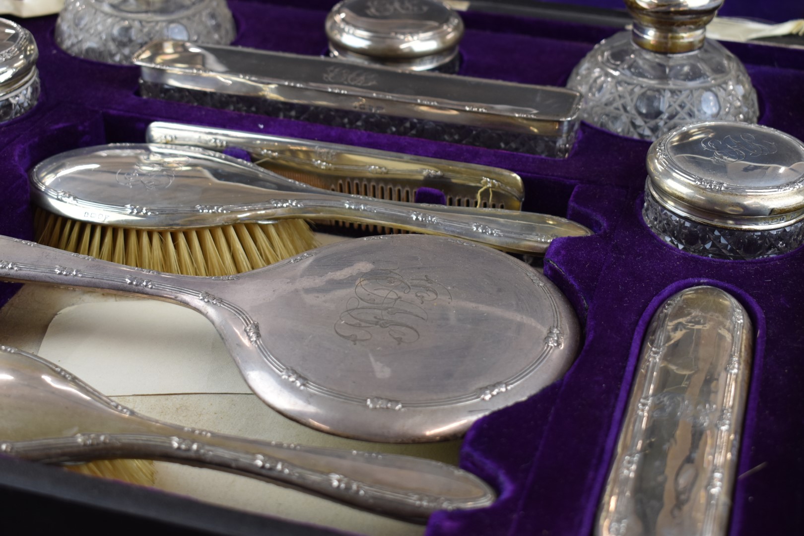 Queen Mary Royal interest Walker & Hall hallmarked silver dressing table set, in fitted case with - Image 6 of 13