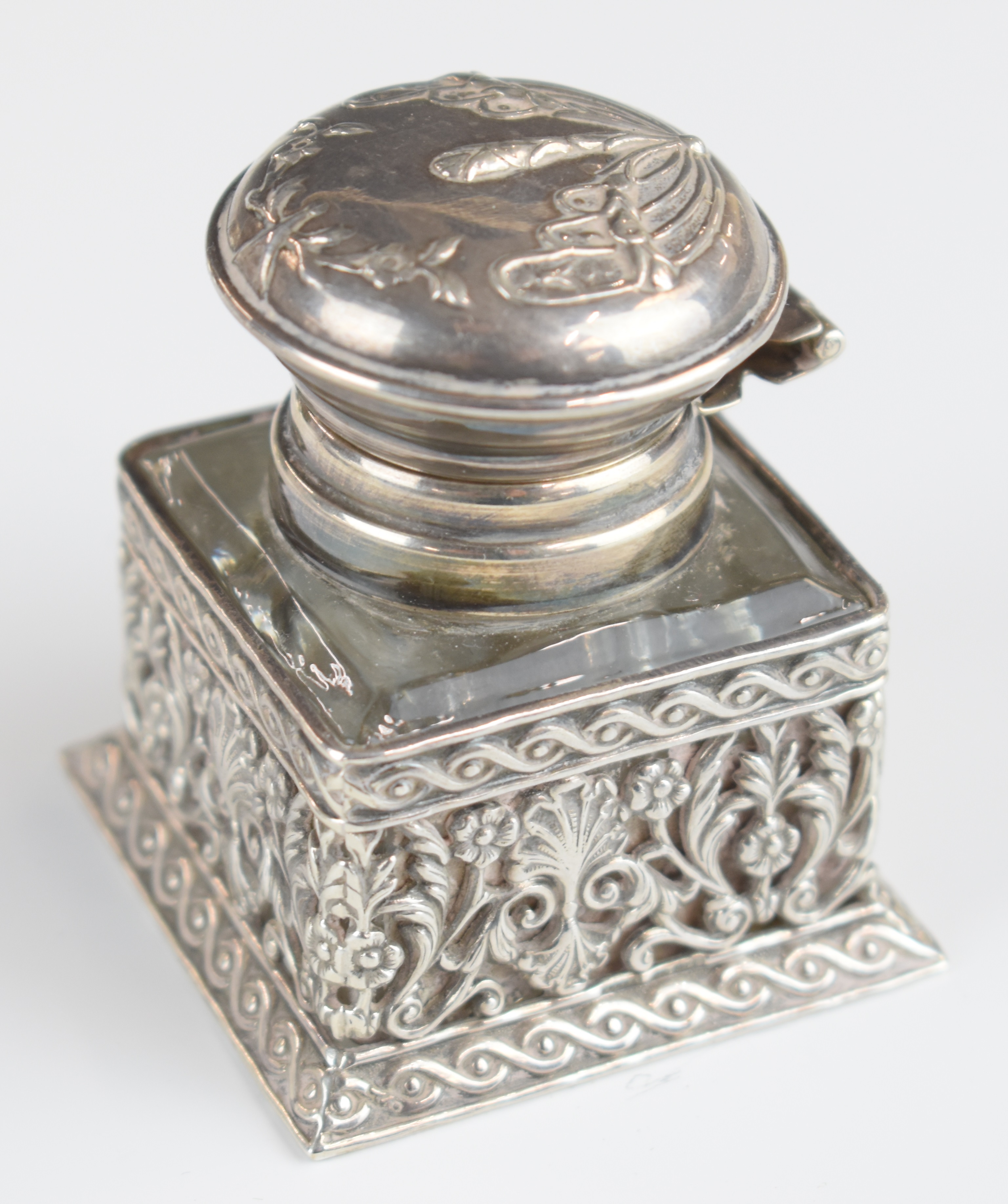 Two hallmarked silver mounted desk blotters together with two hallmarked silver inkwells, length - Image 4 of 7