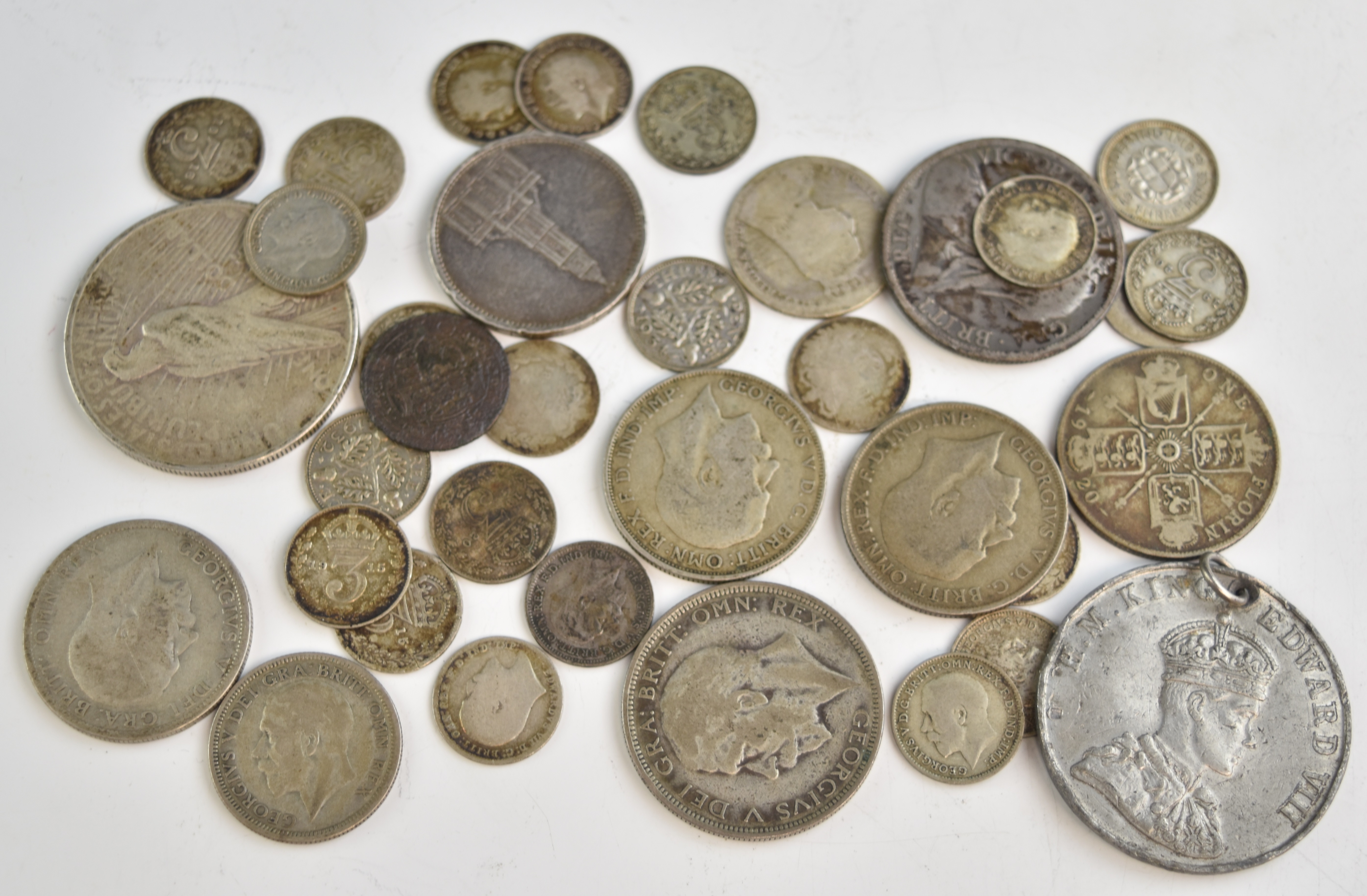 Approximately 161g mixed silver including a 1922 Morgan dollar and further silver coinage - Image 2 of 2