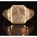 A 9ct rose gold signet ring, 4.2g, size P