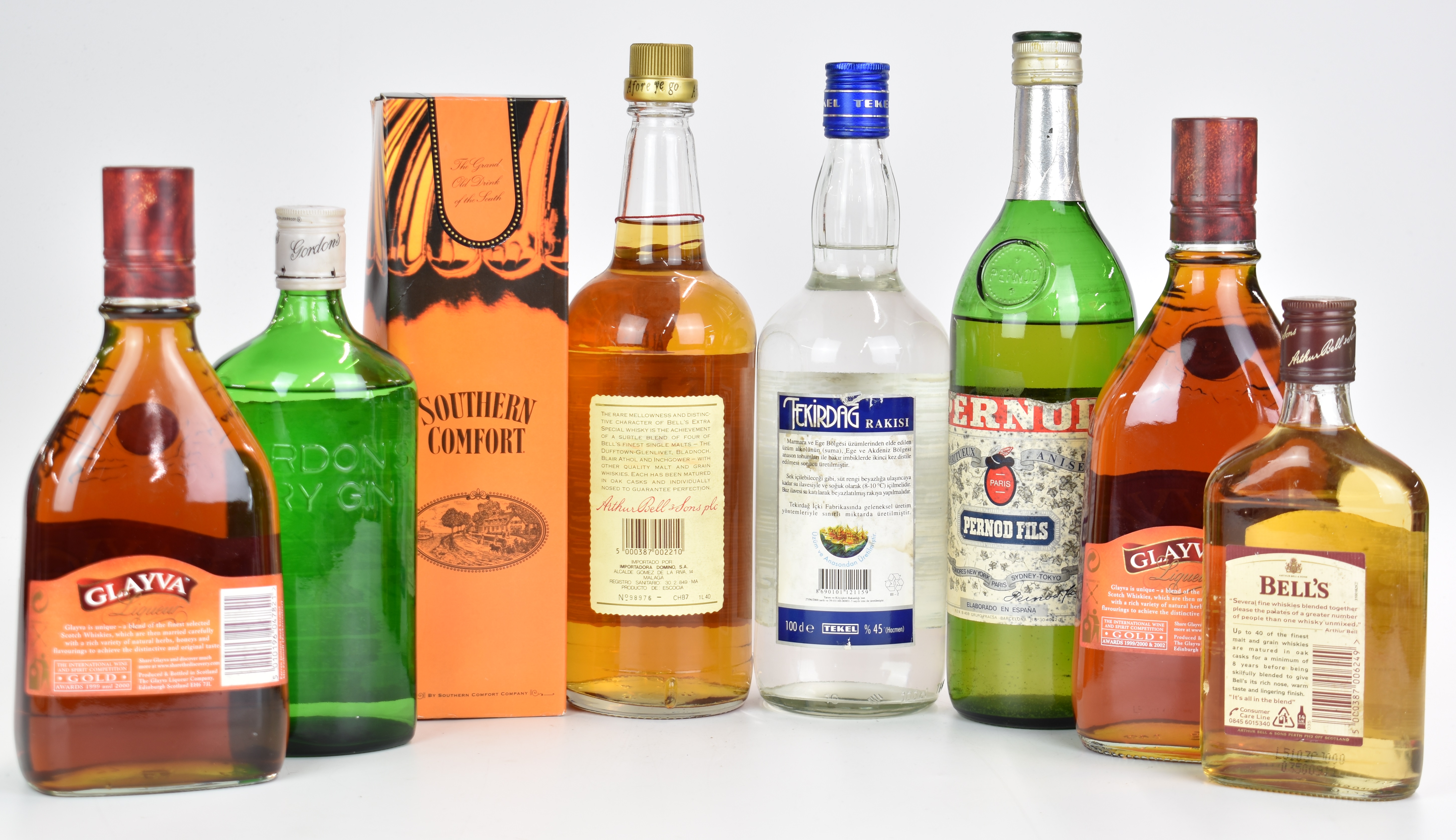 Spirits and liqueurs including Gordon's Gin 75cl, 40% vol, Bell's Whisky, 1ltr, 40% vol, boxed - Image 4 of 4