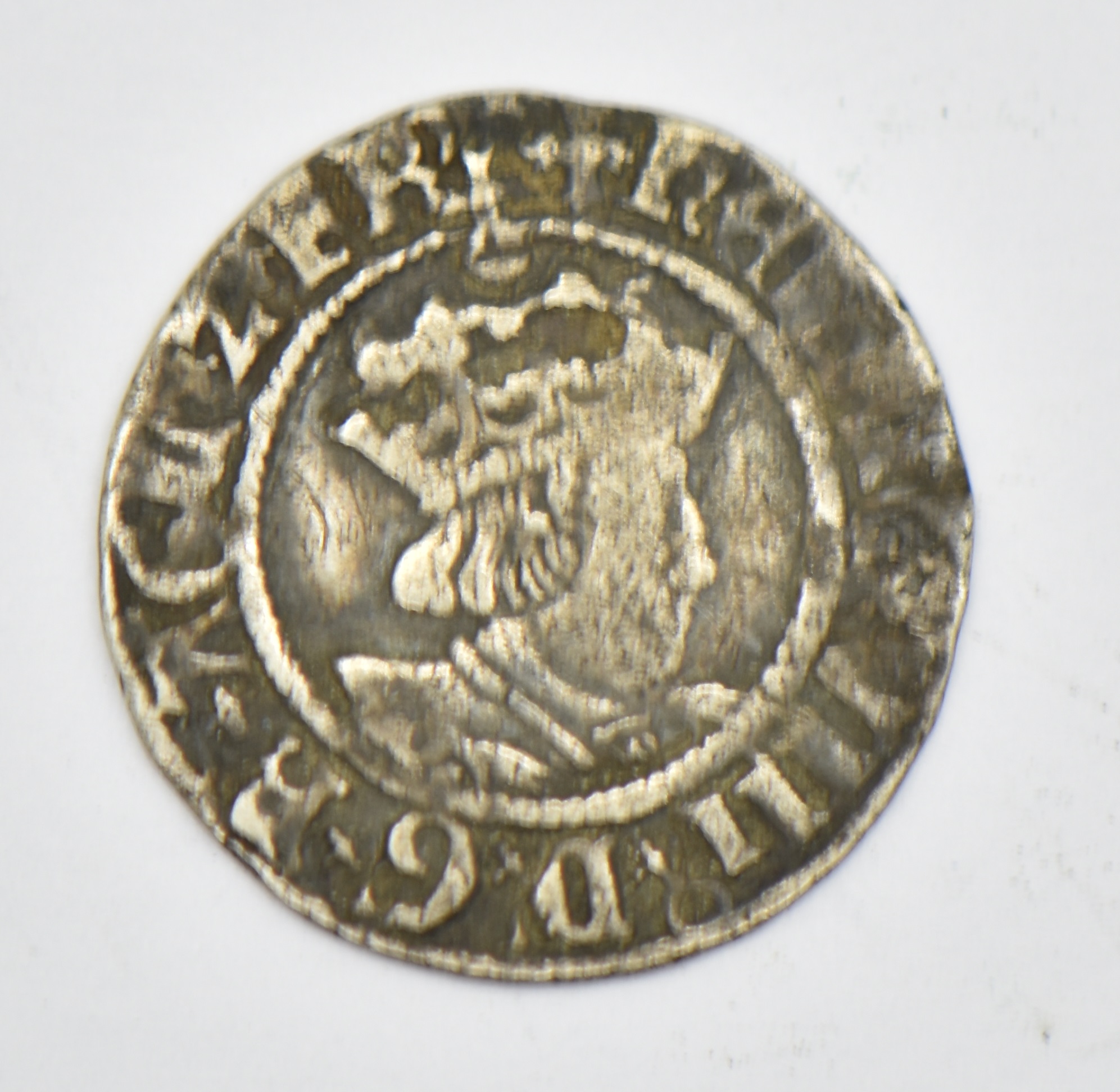 Henry VIII (1509-47) hammered silver half groat, Canterbury Archbishop Warham 1532, WA beside shield - Image 2 of 2