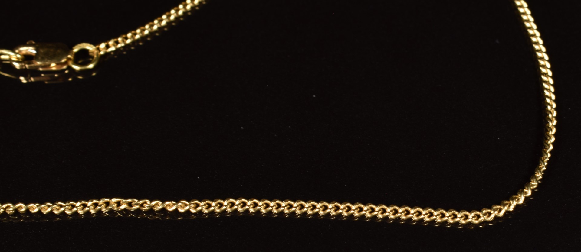An 18ct gold chain/ necklace, length 40cm, 4.1g - Image 2 of 3